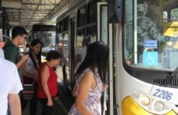 Passageiros criticam reajuste e exigem serviço de qualidade