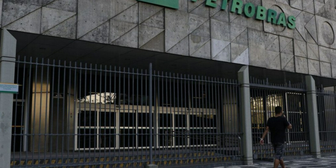 Petrobras reinicia processo de venda de três refinarias