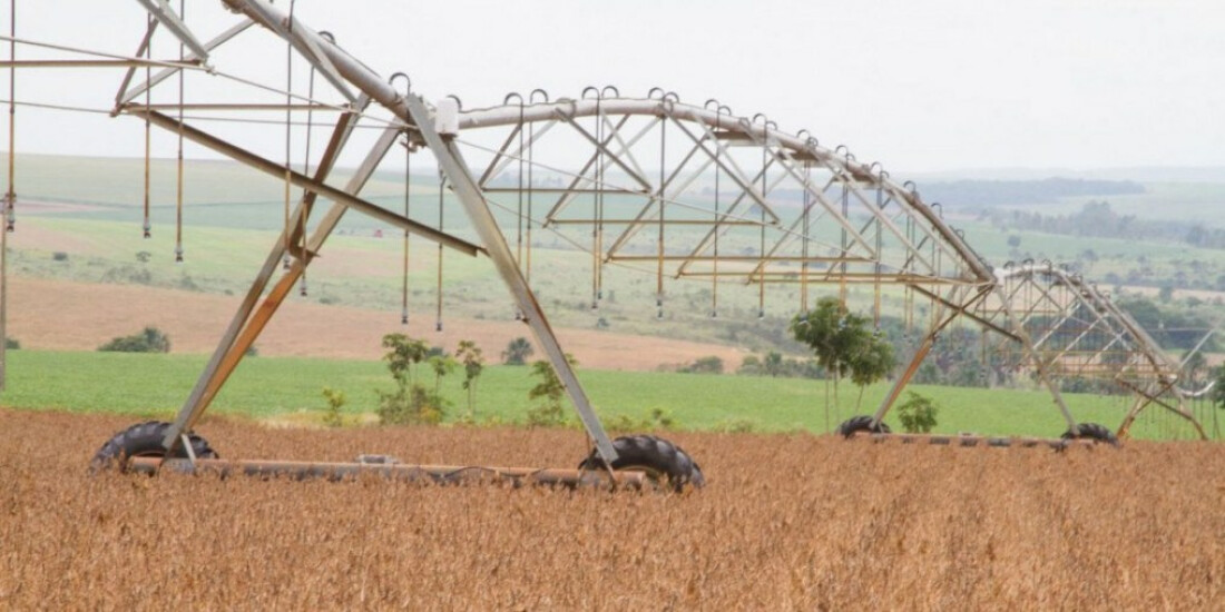 Em guerra, Rússia promete manter comércio de fertilizantes com Brasil