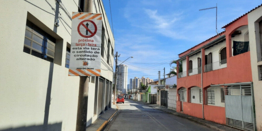 Trânsito na rua Francisco Martins tem alteração