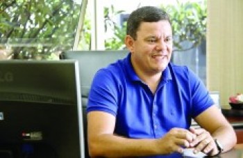 Araújo promete acabar com os processos em papel na Câmara