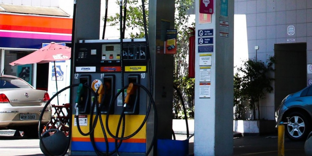Governo de São Paulo reduz imposto sobre a gasolina