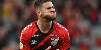 Athletico-PR supera Bragantino e sobe para 3º lugar no Brasileirão