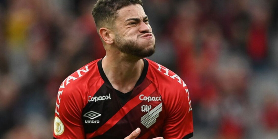 Athletico-PR supera Bragantino e sobe para 3º lugar no Brasileirão