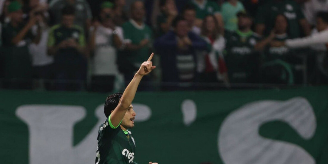 Brasileiro: Palmeiras goleia Grêmio para dormir na liderança