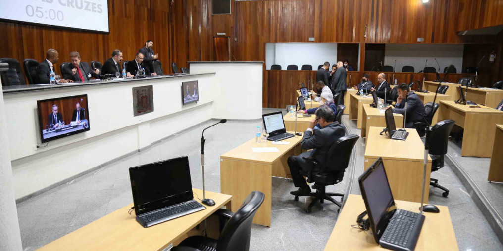 Vereadores repudiam casos de violência contra mulheres