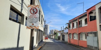 Trecho da rua Francisco Martins tem mão única