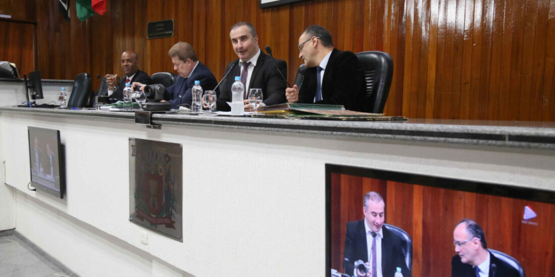 Vereadores aprovam regulamentação do uso de bens públicos