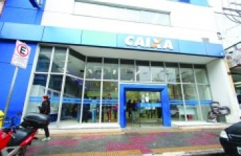 Cliente passa mal após espera dentro de banco