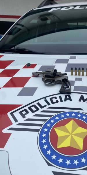 Policial reage a tentativa de roubo e criminoso é preso