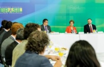 Dilma destaca esforço no combate ao desemprego