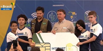 Governo inaugura praça com conexão wi-fi em Natal