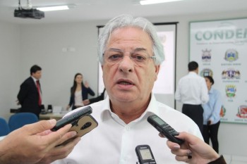 Borges negocia desconto com gerente da Sabesp