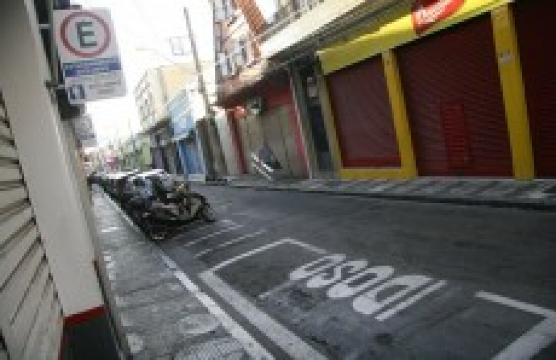 Mogi emite 404 multas por paradas em vagas exclusivas