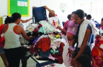 Fundo Social de Itaquá doa roupas