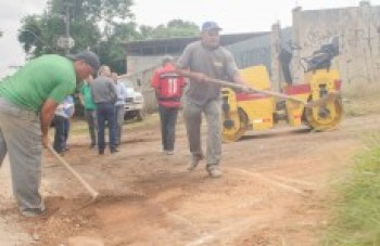 Ruas ganham serviços de melhoria