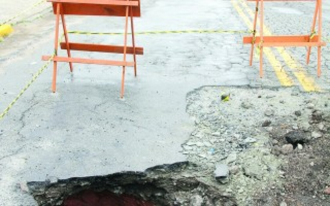 Cratera causa transtornos na Vila Industrial
