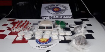 PM apreende drogas no Miguel Badra