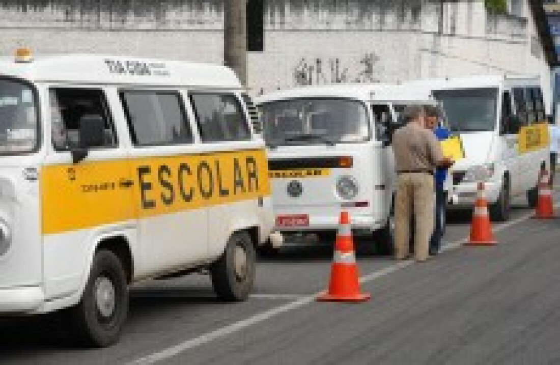 Detran abre 6 vagas no transporte escolar