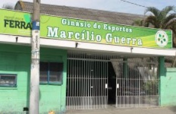 Fundo Social promove show de luta livre para desalojados