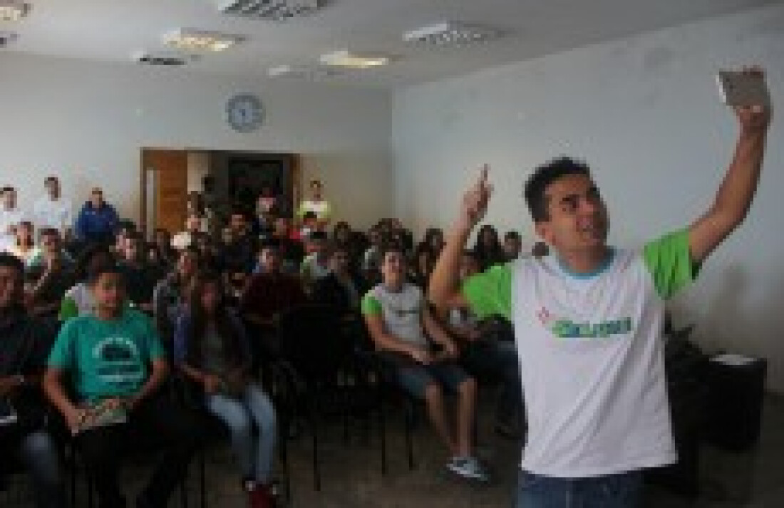 Se Ligue e Acifv oferecem orientação sobre emprego
