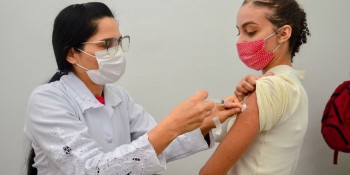 Mais de 4.900 adolescentes já tomaram a terceira dose