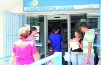 Peritos retornam ao trabalho após quatro meses em greve