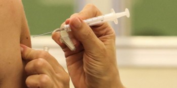 SP amplia vacinação de covid-19 e gripe para pessoas acima de 50 anos