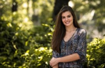 Camila Queiroz quer ser reconhecida em sua área