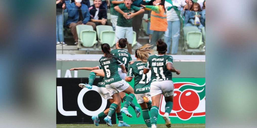 Palmeiras quebra tabu, bate Timão e segue líder do Brasileiro Feminino