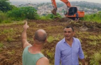 Ruas são limpas no Parque São Francisco