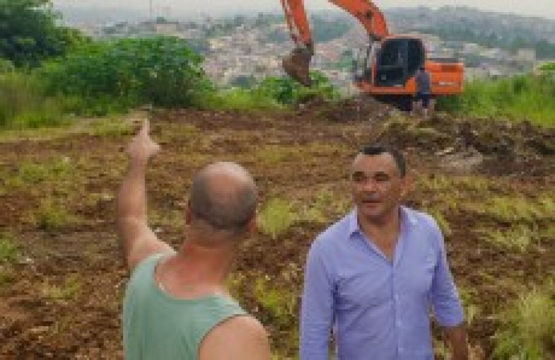 Ruas são limpas no Parque São Francisco