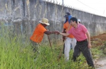 Mamoru acompanha obras de melhorias nos bairros