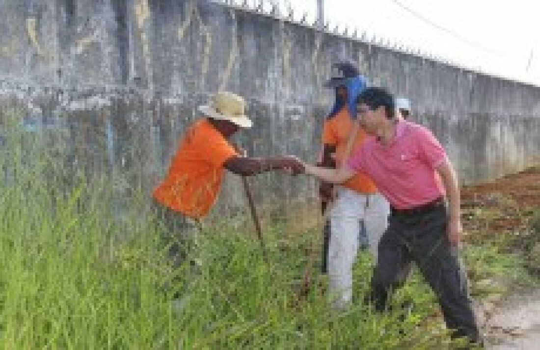 Mamoru acompanha obras de melhorias nos bairros