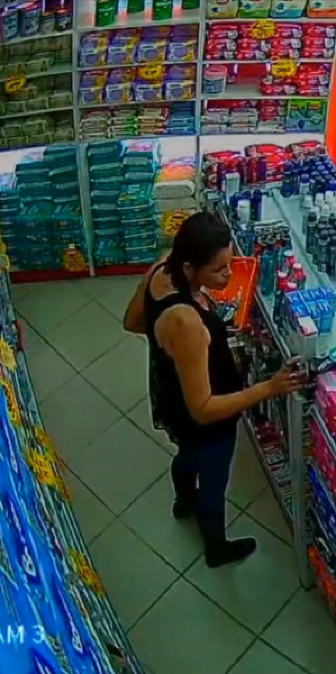 Mulher furta farmácia em Itaquaquecetuba