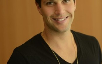 Gustavo Leão viverá ex-dançarino em série