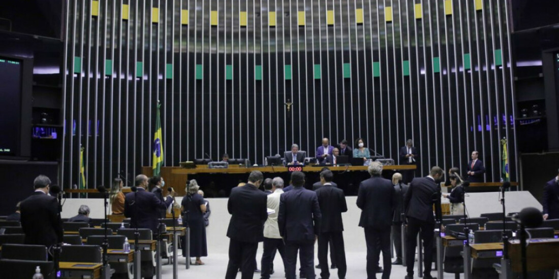 Câmara aprova MP que altera incentivos à indústria petroquímica
