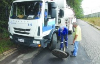 Coletor é implantado no Córrego dos Corvos