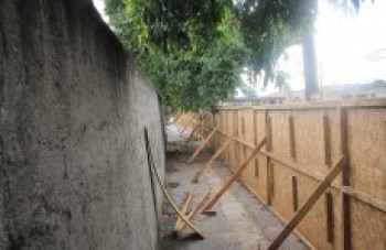 Hospital das clínicas refaz muro na Prudente de Moraes: