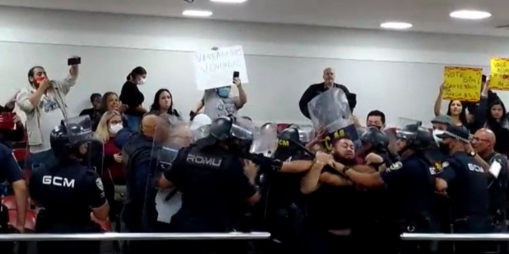 Tumulto marca votação na Câmara Municipal