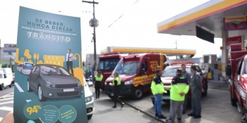 Trânsito e Bombeiros orientam motoristas