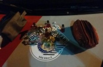 Trio é preso por tráfico de drogas na Vila Natal