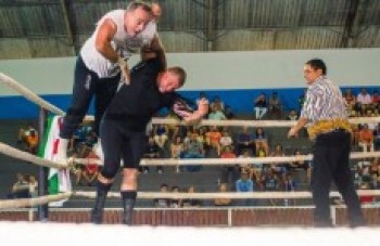 Fundo Social arrecada 600 kg de alimento em Luta Livre