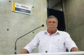 Vereadores criticam falta de ação em terrenos públicos