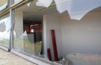 Vândalos depredam Praça da Juventude