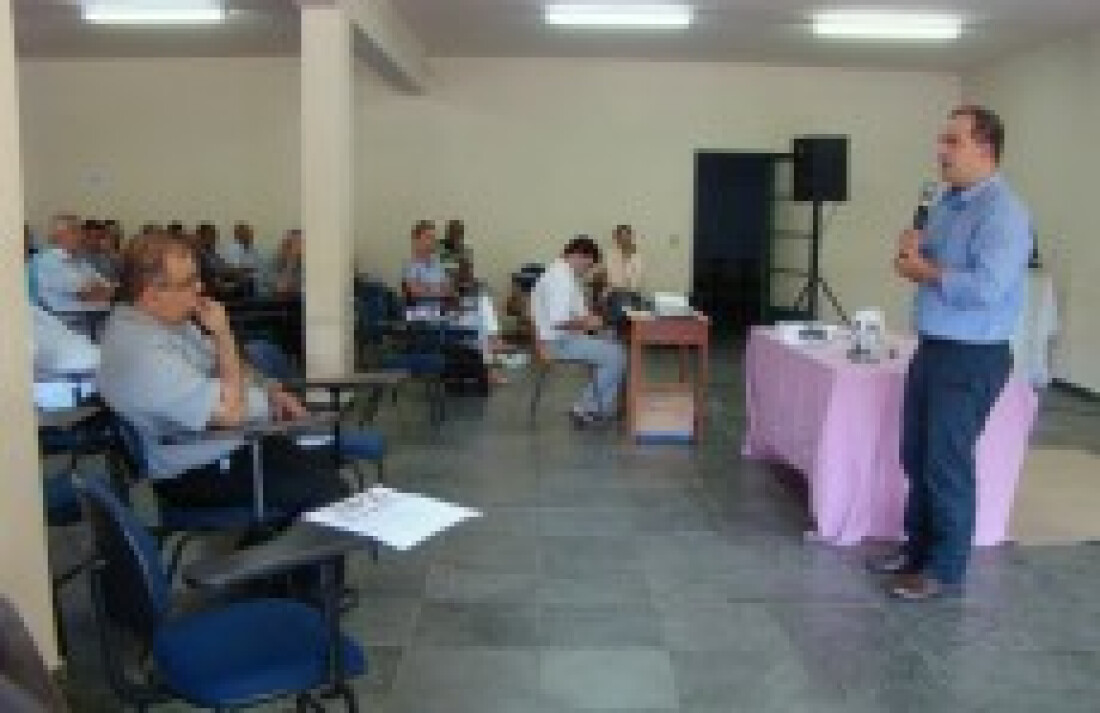 Saúde se reúne com padres para auxílio na divulgação de informações sobre Aedes