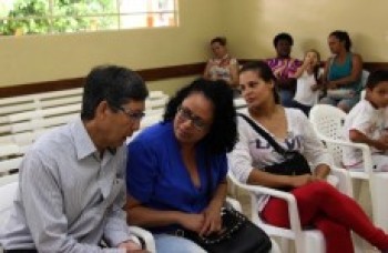 Mamoru verifica atendimento e remédios nas unidades de saúde