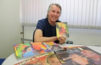 "Emoções da Vida" é o primeiro livro em português de Dirceu Braz