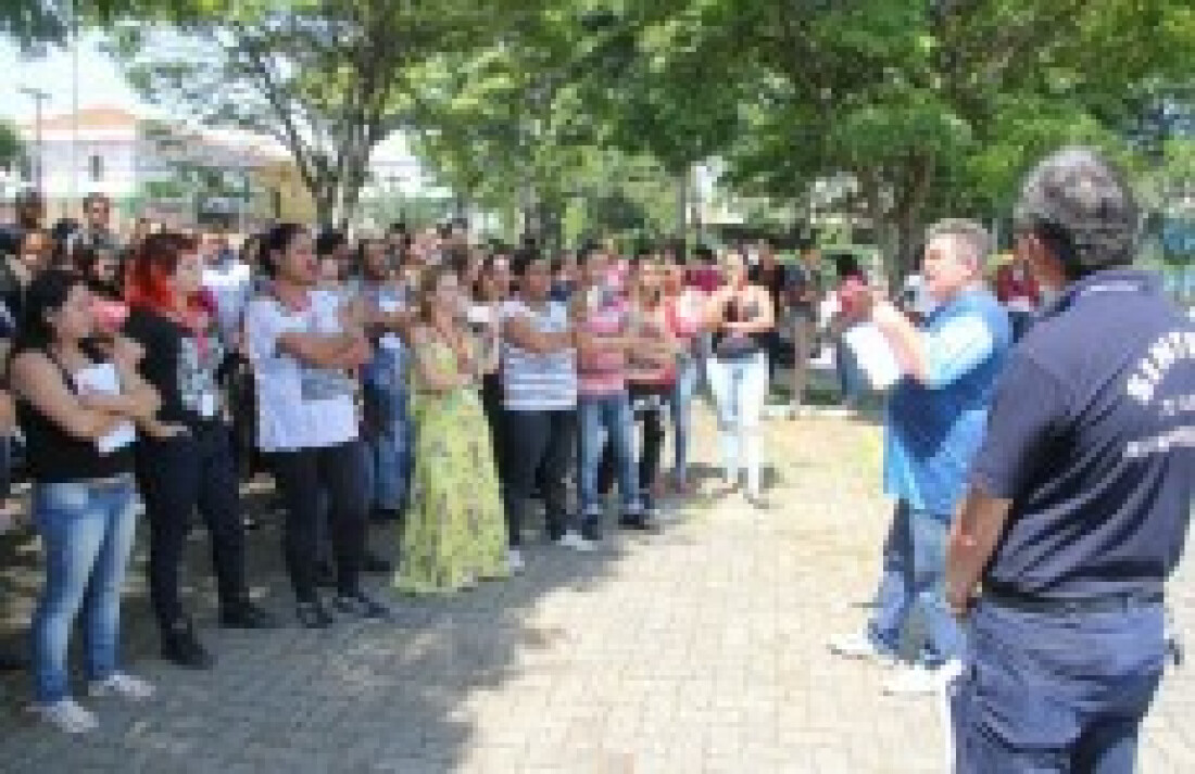 Funcionários de empresas de telemarketing ameaçam fazer greve