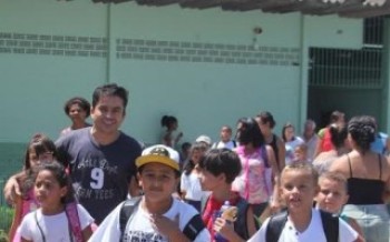 Mais de 16 mil alunos voltarão às aulas em Ferraz